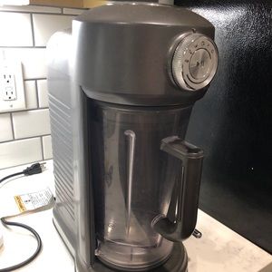 Kitchen aid magnetic torrent grey blender